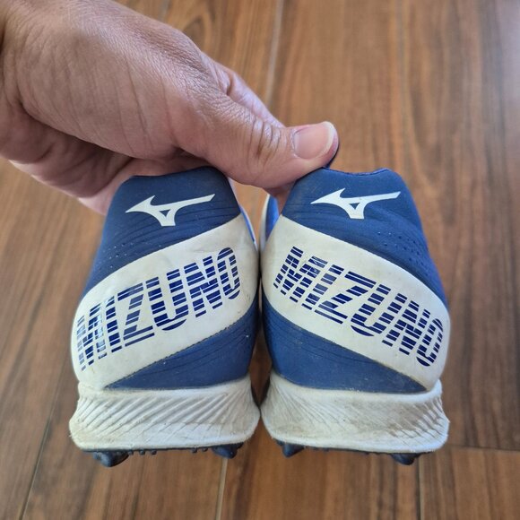 Youth Size 3.5 Mizuno Baseball Cleats - Picture 2 of 6